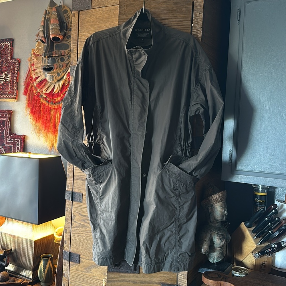 XL Athleta parka coat Grey, cinch waist, high collar, zip or button up front EUC
